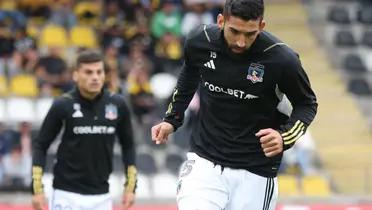 Emiliano Amor con la camiseta de Colo Colo.