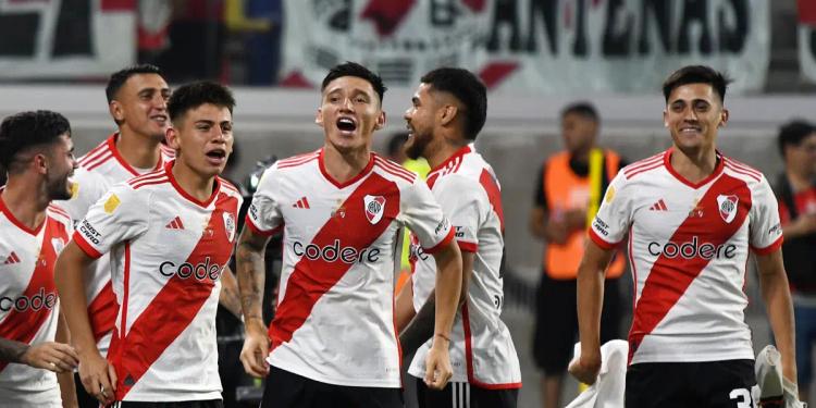 River Plate negocia por los goles de este chileno, no es Echeverría 