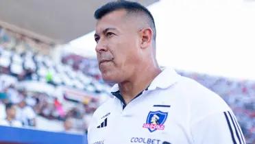 Jorge Almirón en el Estadio Monumental dirigiendo a Colo Colo.