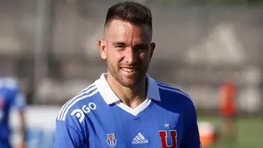 Matías Zaldivia con la camiseta de Universidad de Chile. 