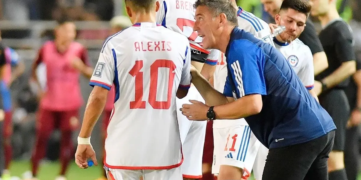 El entrenador habló tras la renuncia del ‘Toto’ a La Roja.