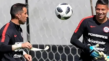 Claudio Bravo y Brayan Cortés. en la selección chilena. 