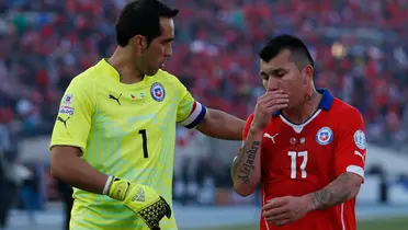 Claudio Bravo y Gary Medel en la Selección Chilena. 