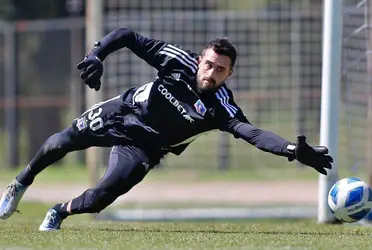 El arquero de Colo Colo fue parte de la despedida de Esteban Paredes.  