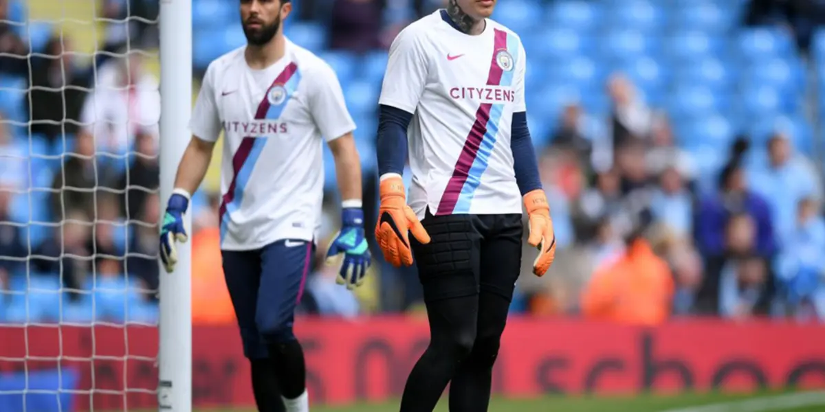 El arquero del Manchester City le mandó elogios al arquero de la selección chilena, incluso le puso el apodo de una leyenda. 