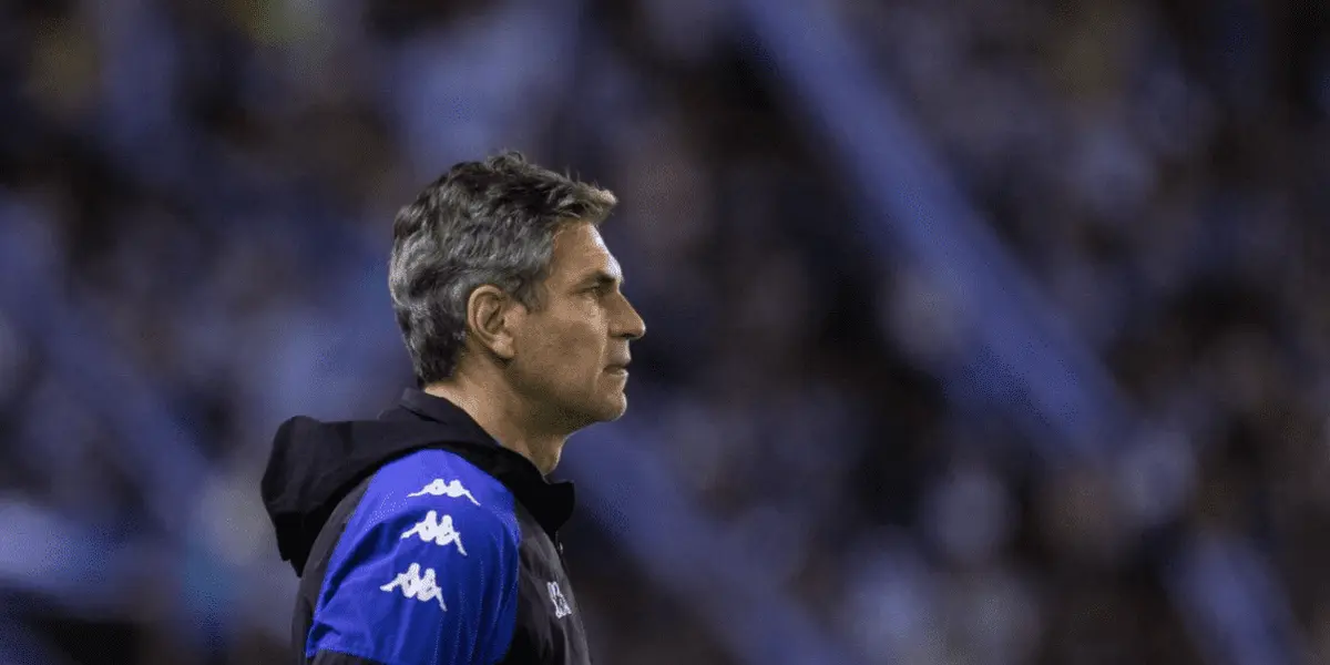 El arribo del entrenador argentino no estará libre de obstáculos. La conformación del plantel no será un proceso fácil. 