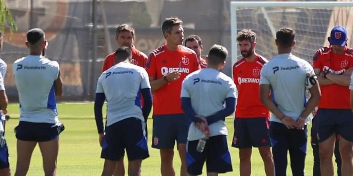 El entrenador de Universidad de Chile estaría planeando algunas salidas.