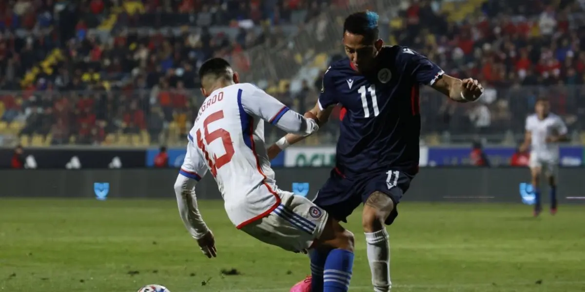 El entrenador nacional estaría encantado con el jugador y quiere verlo en Chile.