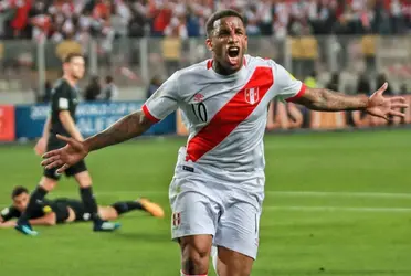 El ex jugador peruano se retiró a comienzo de año y se ha dedicado a su vida de forma lujosa