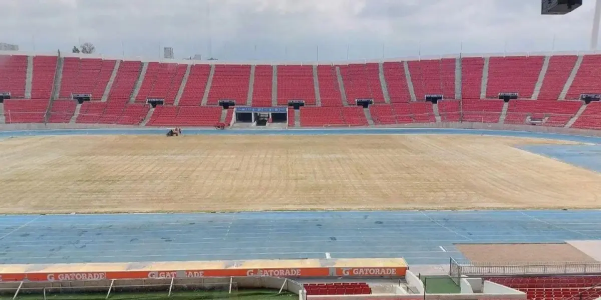 El fútbol chileno está aproblemado. El principal recinto deportivo del país está en pésimas condiciones y pone en riesgo la localía de La Roja. 