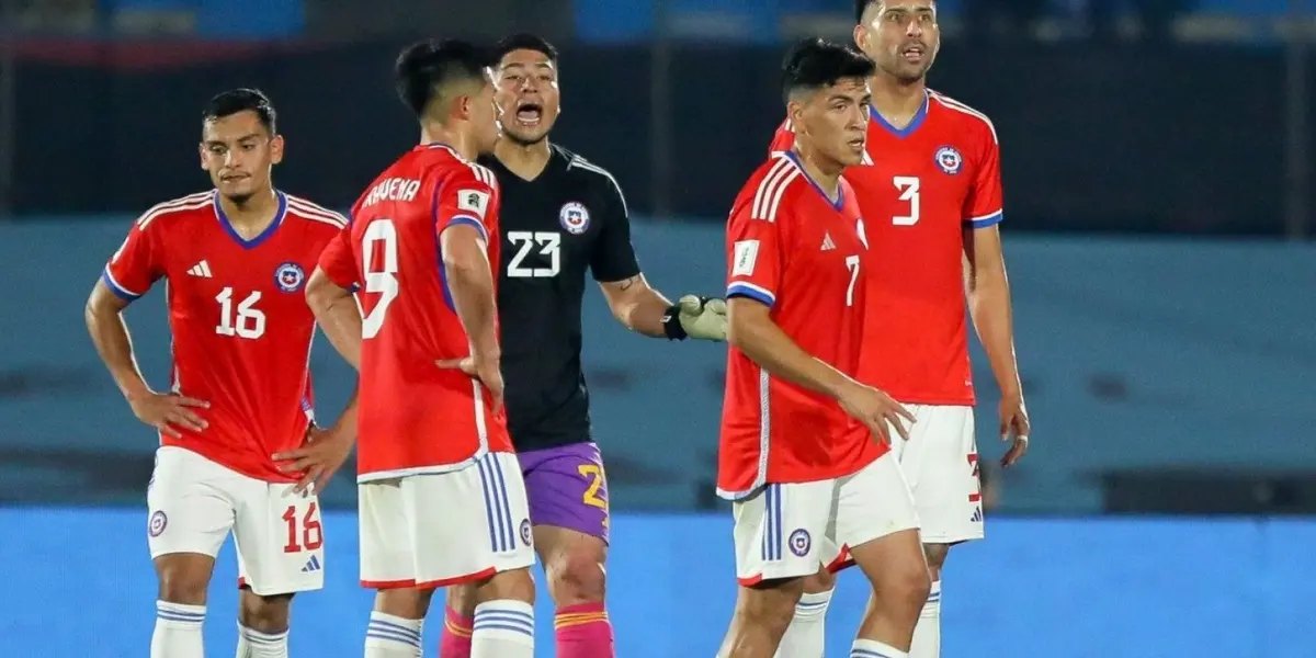 El futbolista no la pasa bien en su equipo.