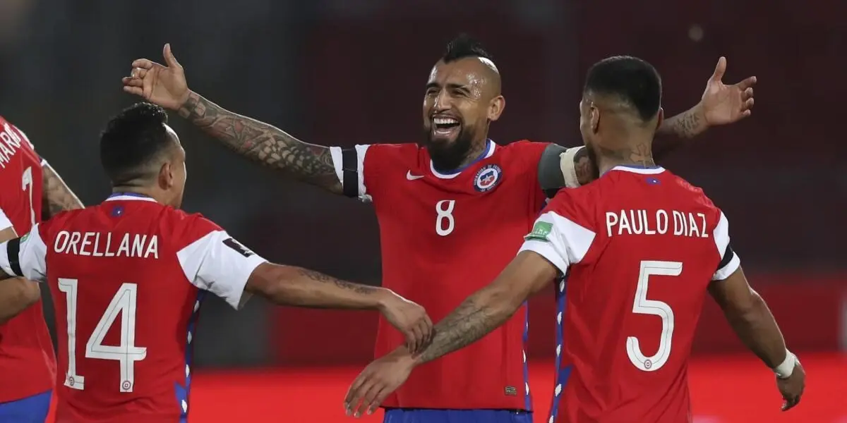 El futbolista se mostró un poco nervioso en su primer encuentro con La Roja.