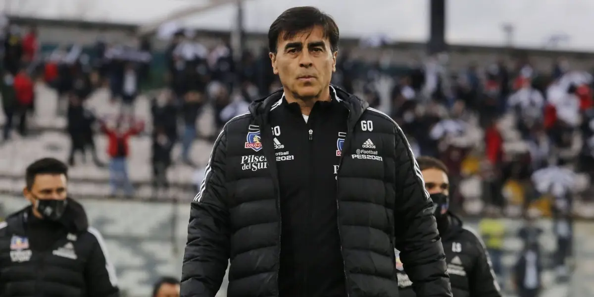 El pues de entrenador de Colo Colo sigue generando noticias.