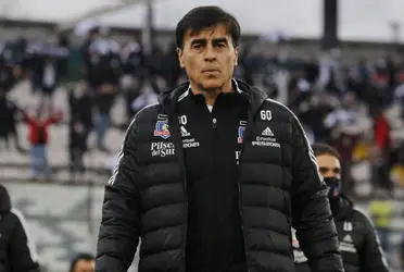 El pues de entrenador de Colo Colo sigue generando noticias.