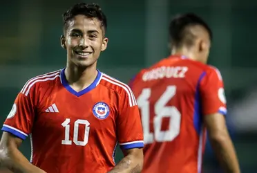 El volante de la selección chilena no lo pasa bien tras el debut. 