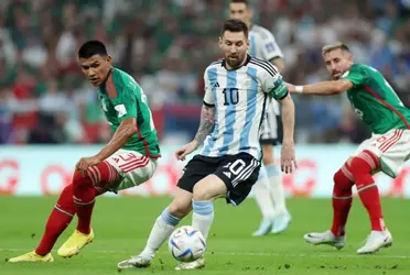 En un partido cargado de tensión, la selección argentina no ha llegado al arco rival y el astro mundial no ha aparecido para liderar a su equipo. 