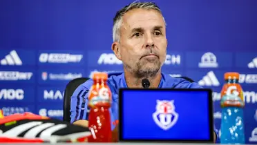 Gustavo Álvarez en conferencia de prensa. 