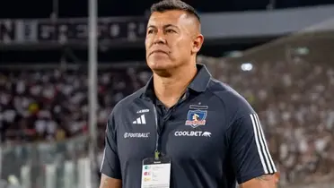 Jorge Almirón dirigiendo a Colo Colo.