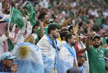 Los argentinos en el estadio vivieron un verdadero calvario. De la alegría máxima a un silencio sepulcral que se escuchó en todo el mundo. 