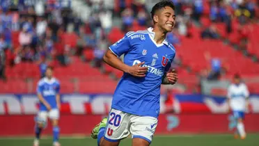 Lucas Assadi con la camiseta de Universidad de Chile. 