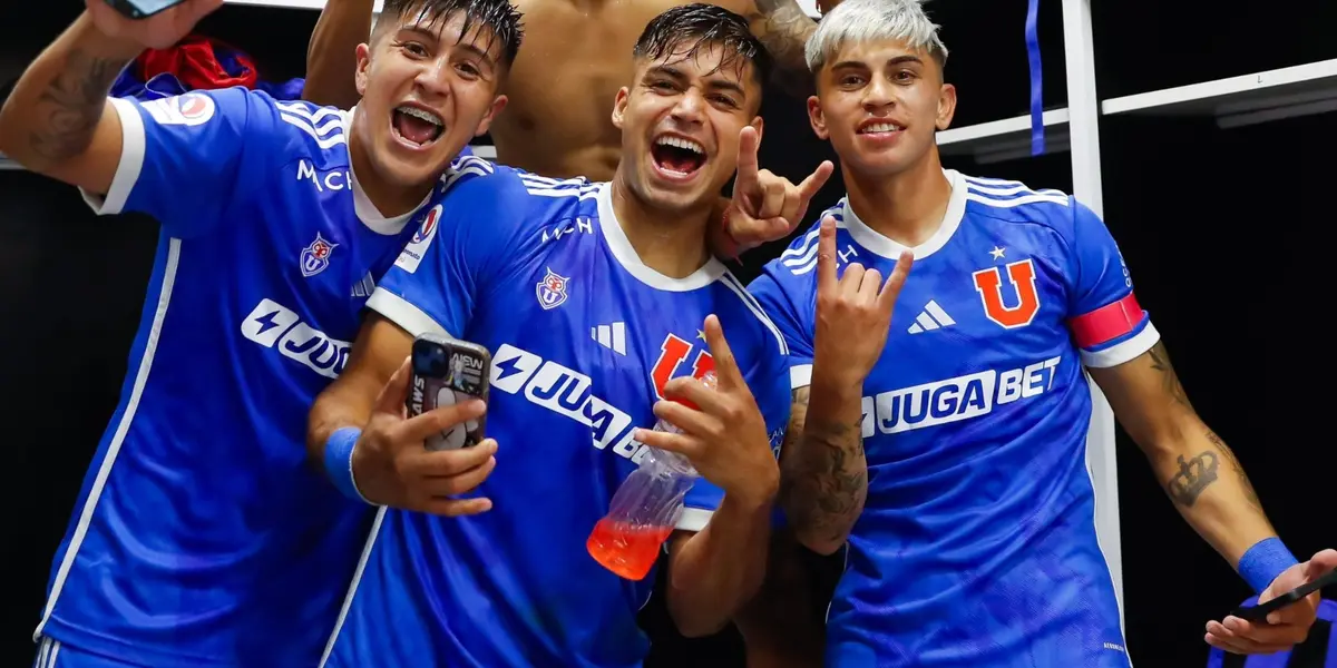 Marcelo Morales, Maximiliano Guerrero y Fabián Horazábal celebrando el triunfo ante Colo Colo.