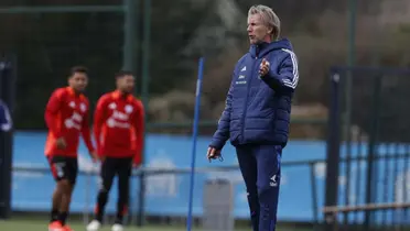 Ricardo Gareca dirigiendo a la selección chilena. 