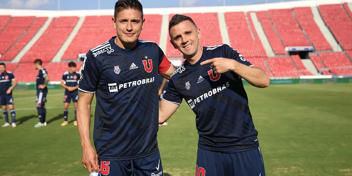 Tras los últimos años de fracasos en la Universidad de Chile, un ídolo azul quiere volver al profesionalismo y la fanaticada azul pide su regreso.