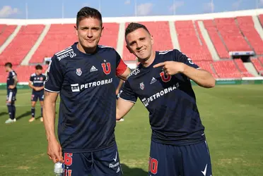 Tras los últimos años de fracasos en la Universidad de Chile, un ídolo azul quiere volver al profesionalismo y la fanaticada azul pide su regreso.